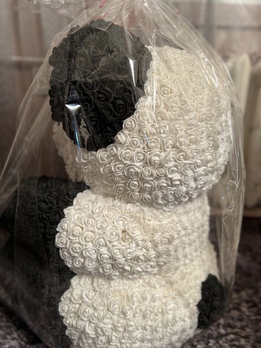 Бутиково ръчно изработено мече от рози