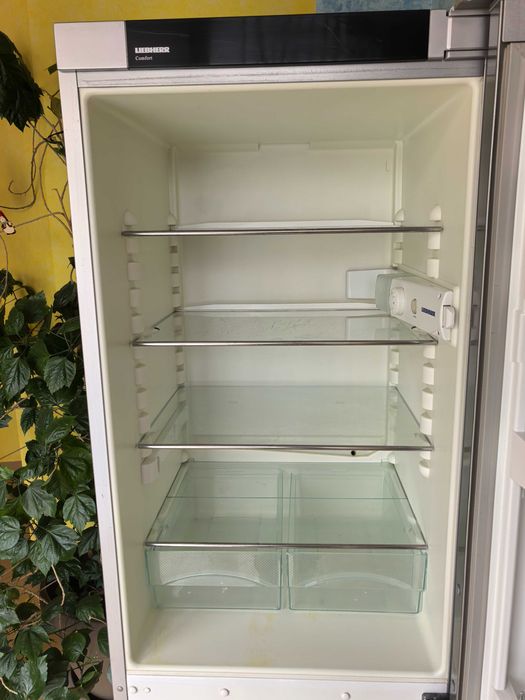 Хладилник с фризер
