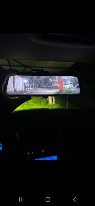 Срочно продаю зеркало регистратор