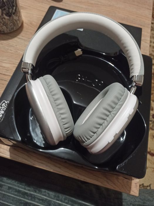 Продам наушники новые
