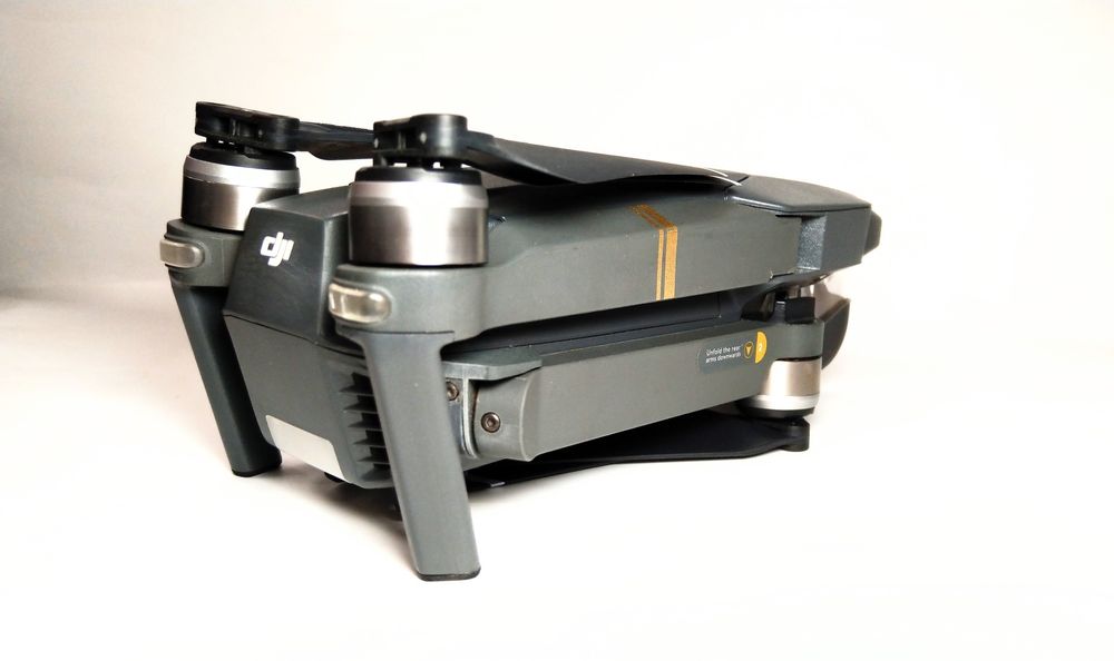 DJI Mavic pro квадрокоптер