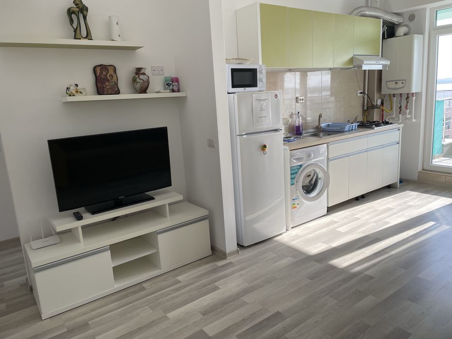 Inchiriez apartament 2 camere Mamaia Summerland termen lung