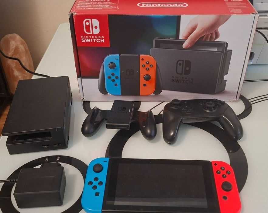 Nintendo Switch V1 Ca Nou, Cutie + Pro Controller + 30 Jocuri (FC 26)
