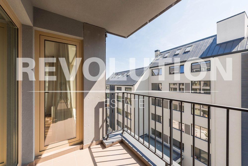 Дава се под наем Тристаен апартамент в Варна, Център - 100 кв.м за 1000 € - Снимка #11