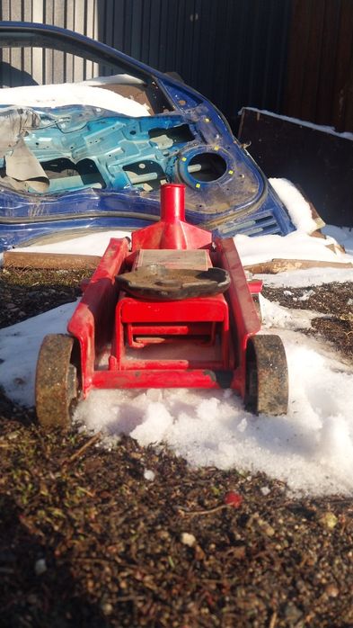 Данкрат.          .