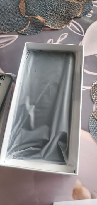 Продам телефон новый