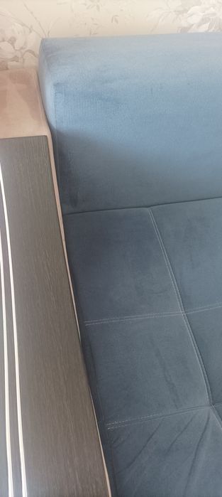 СРОЧНО продам диван двухместный