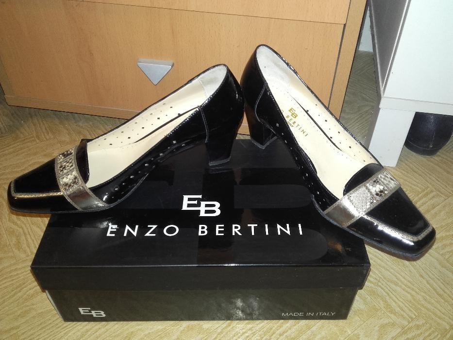 Pantofi din piele lacuita