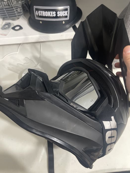 Шлем кроссовый новый