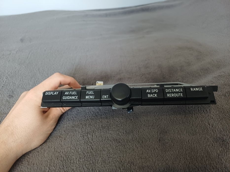 Toyota Avensis T25 централна конзола