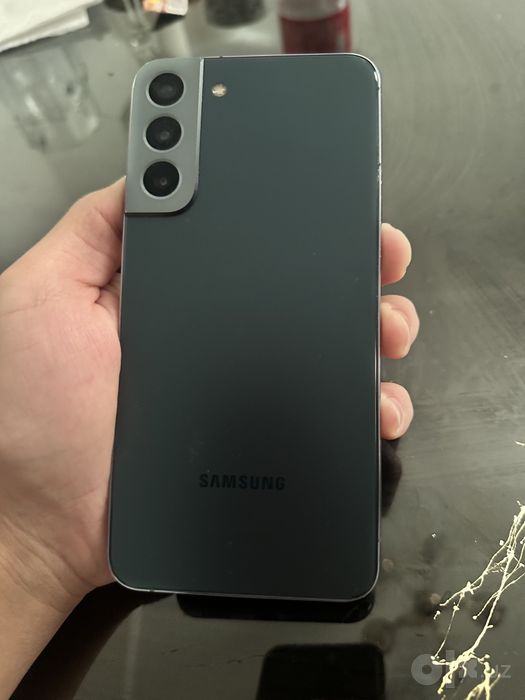 Samsung  S 22 plus 256/8