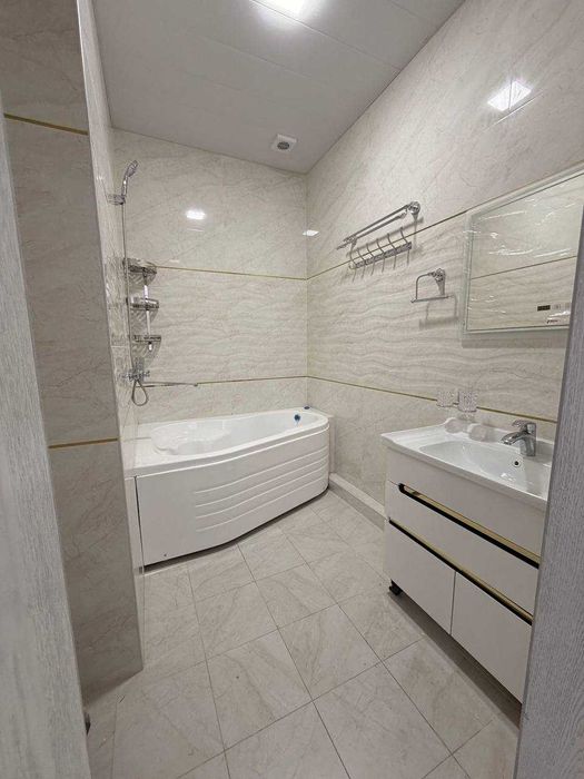 Продаётся 4х комн квартира на 7 этаже Ор-р 5 микрорайон Эмирхан