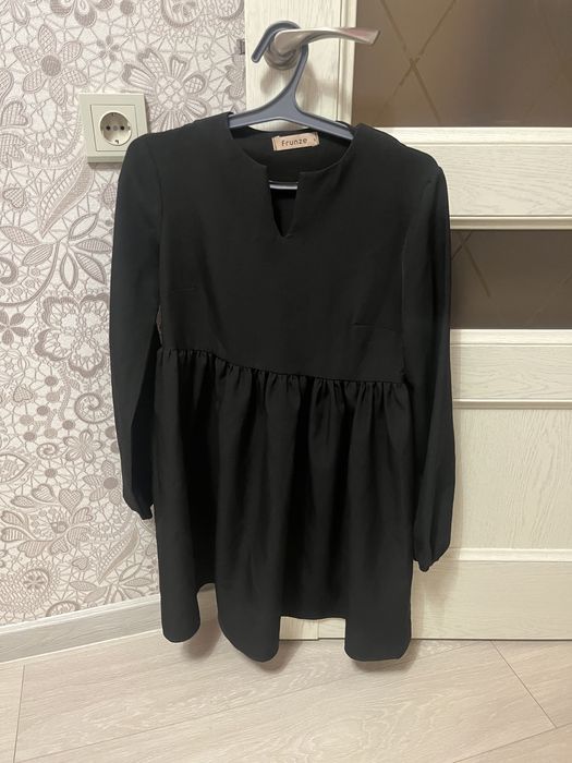 Черное платье повседневное