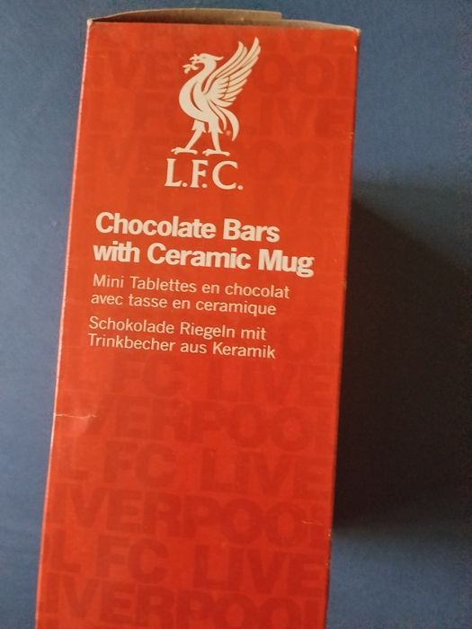 Vând Set  pentru fanii echipei Liverpool