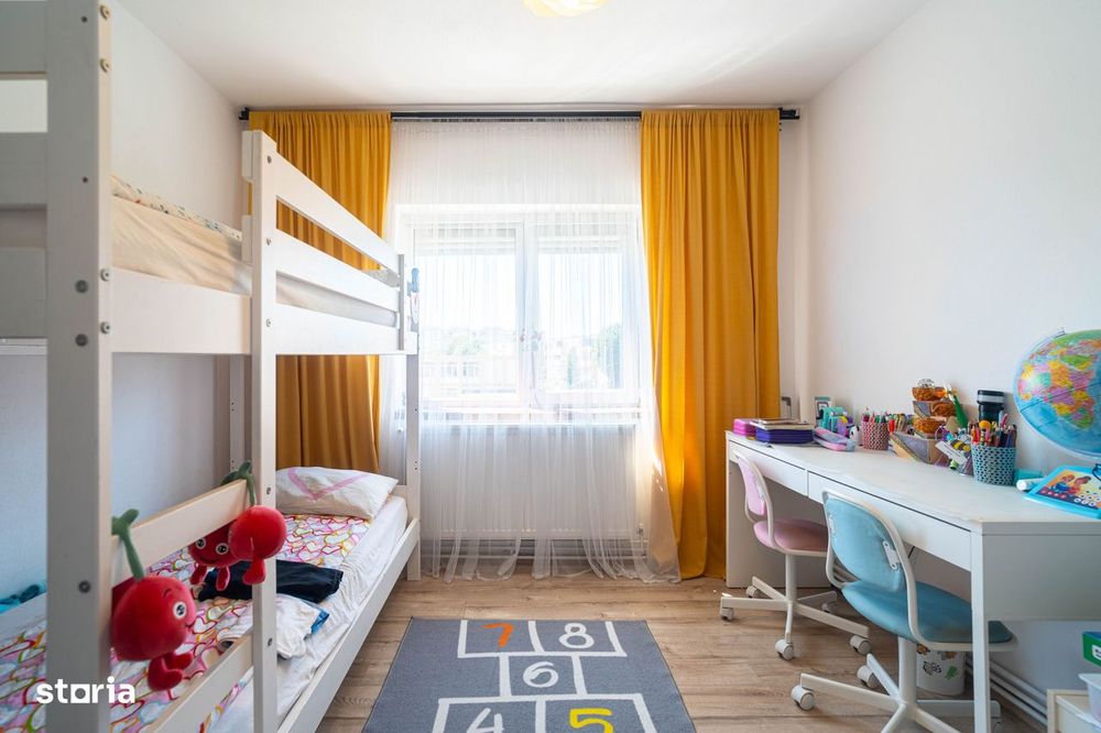 Apartament 5 camere Vlaicu – Renovat, 2 băi, centrală proprie