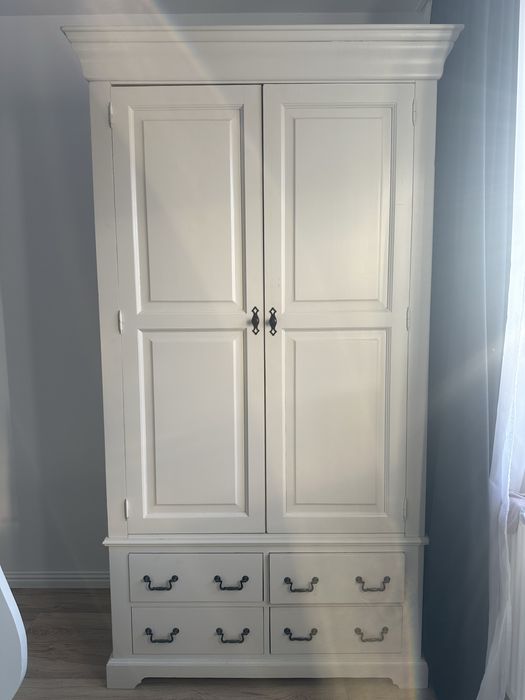 Vand dormitor vintage alb