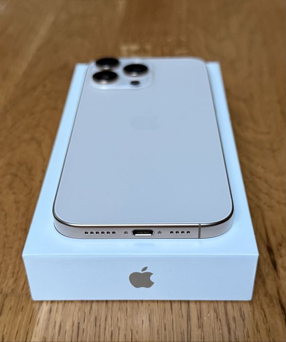 Apple iPhone 16 Pro Max 256GB Desert Titanium не е 15 17 pro max air