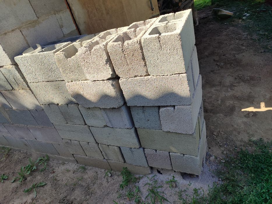Продам кирпичи перфорированные
