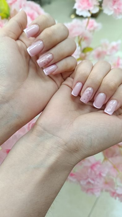 Предлагаю вам свои услуги, маникюр педикюр, наращивание ногтей, наращи