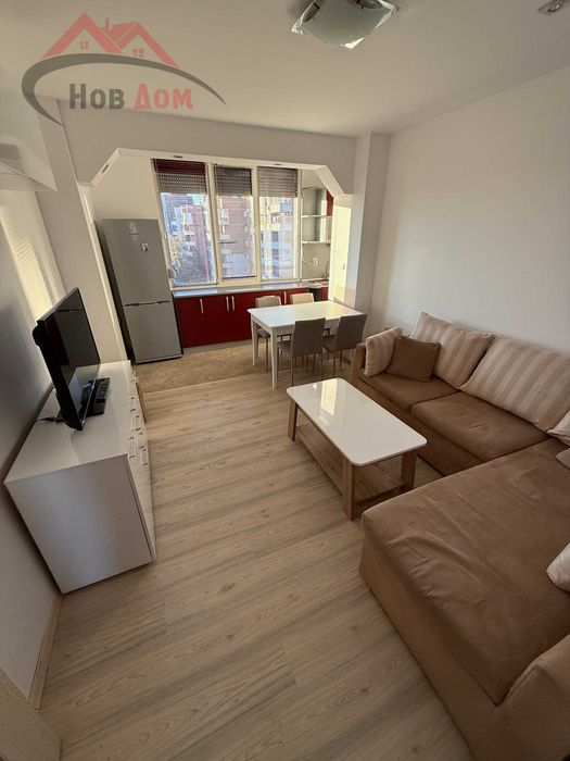 Тристаен на бул. България