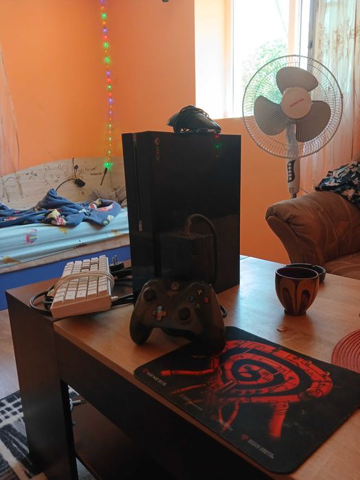 Xbox one в отлично състояние СПЕШНО!!!
