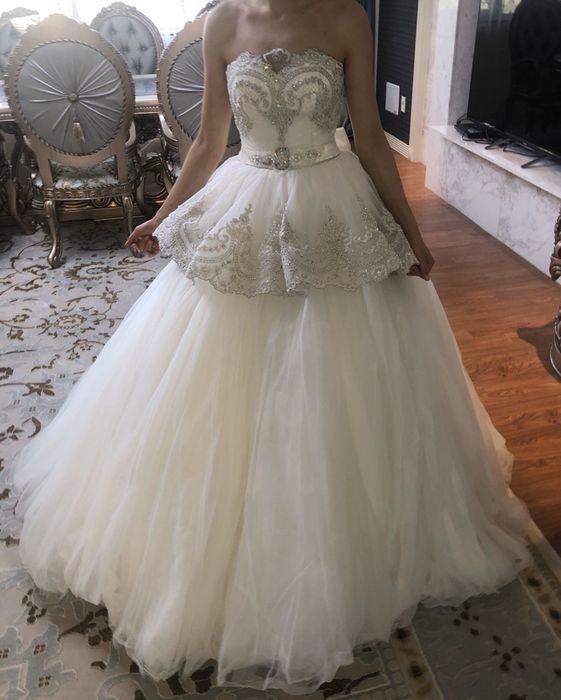 Продается шикарное свадебное платье