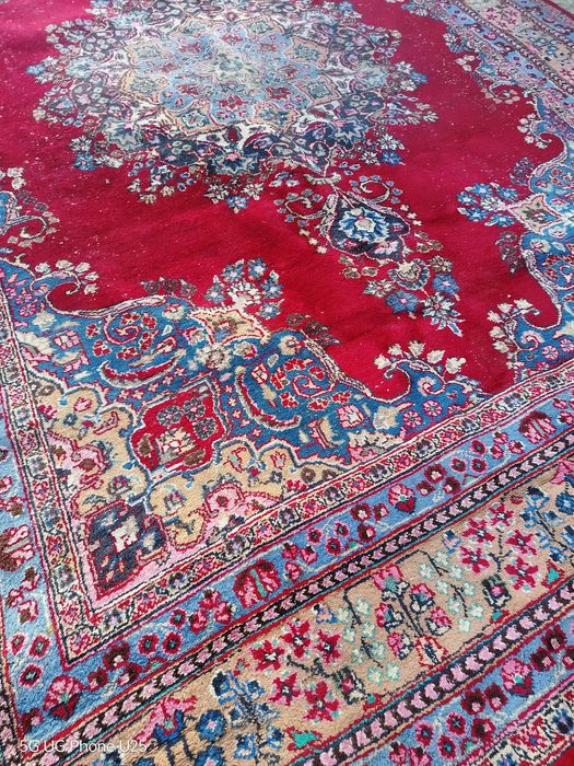 Ръчно тъкан килим