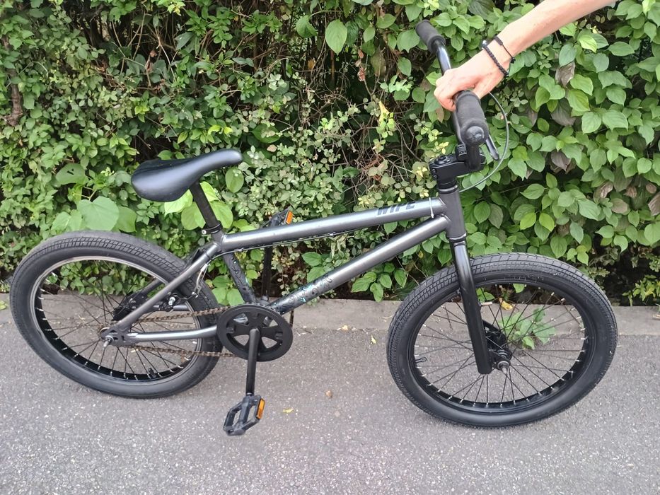 Vând Bicicletă BMX