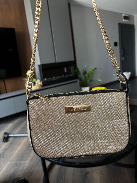 Вечерна златиста чантичка River Island
