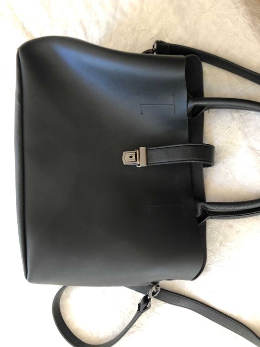 Дамска черна кожена чанта