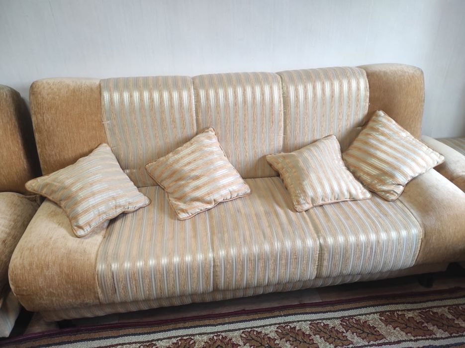 Диван с креслами