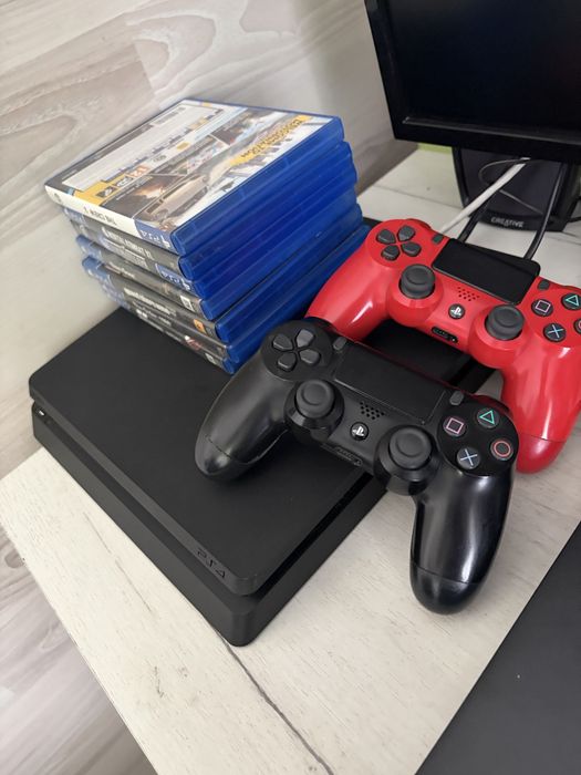 PlayStation 4 slim + 2 controllers