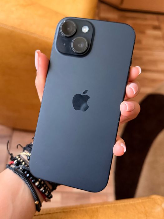 Vând iphone 15 de 128 gb