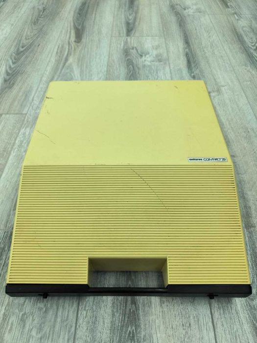 Пишущая машинка ANTARES в хорошем состоянии