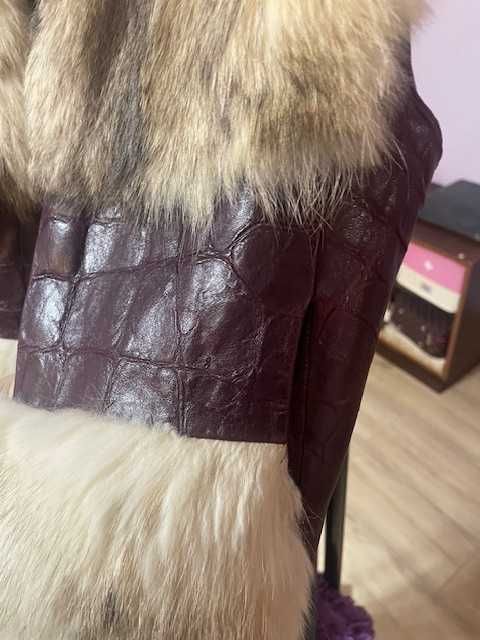 Дамски елек естествена кожа с естествен косъм от чакал.