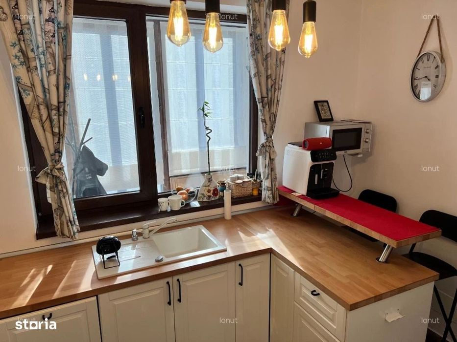 Oferim spre inchiriere casa/vila 4 camere