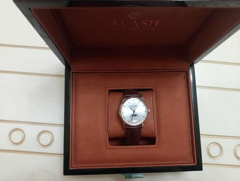 Бағасы 60000, келісім бар. Алаш сағаты, пайдаланылмаған,