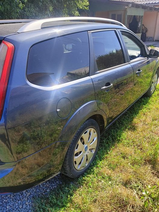 Vând Ford focus mk2 1.8 benzina pentru dezmembrat