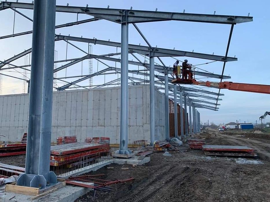 Vand hala metalica cu panouri sandwich conform proiect montaj la cerer