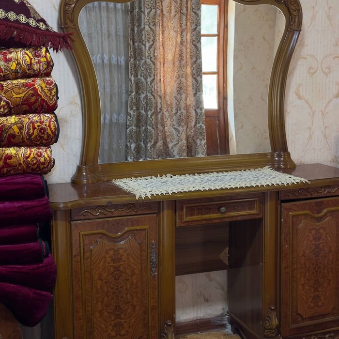 Spalni mebel sotiladi holat zor