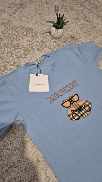 Tricou albastru deschis perfect pentru orice style