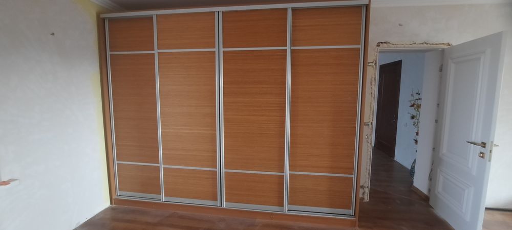 Продаётся большой шкаф купе