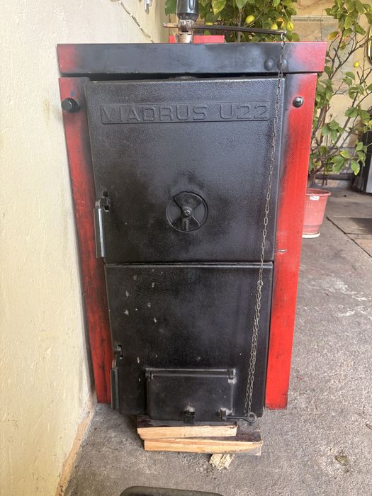 Чугунен котел на твърдо гориво Viadrus 22-29 kW