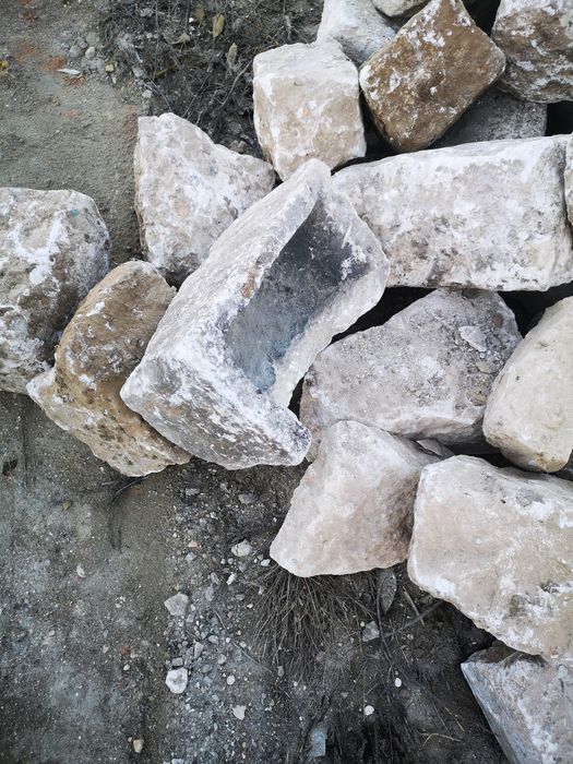 Продавам дялън камък +транспорт