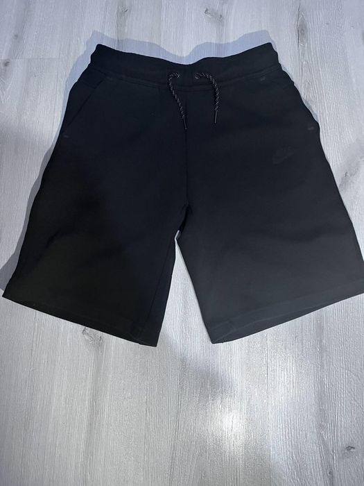 Nike черни къси панталони .