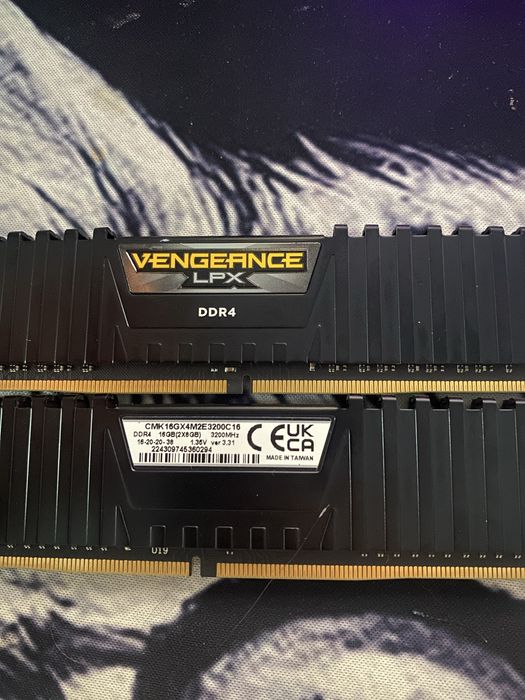 Set placute Ram DDR4 16Gb(2x8) 3200mhz