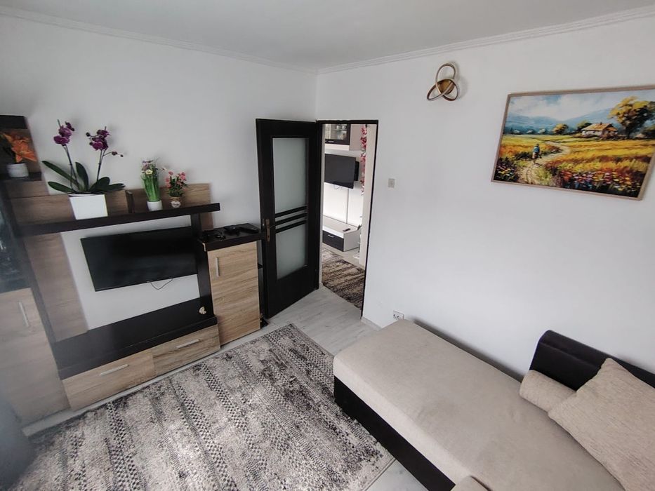 Chirie apartament cu doua camere zona buna