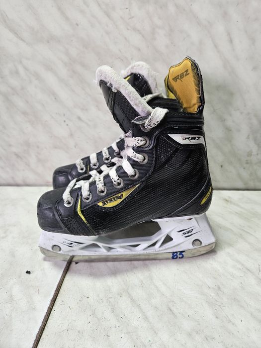 Patine 85 hochei hockey CCM Rbz  marime  32,5 (20,9  cm)