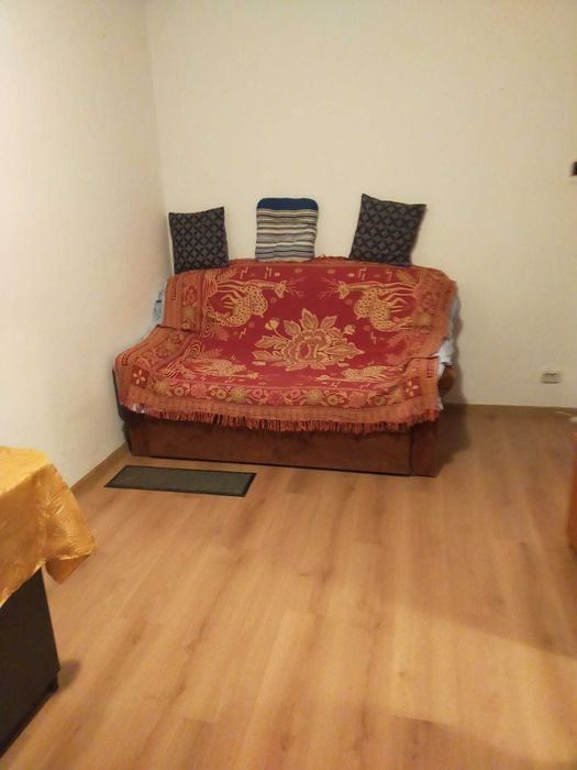 Închiriez garsonieră