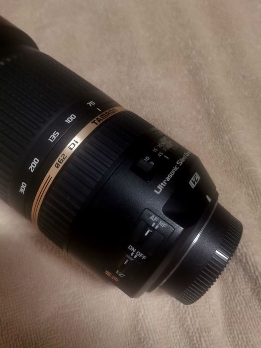 Обектив Tamron SP 70-300mm F/4-5.6 Di VC за Никон